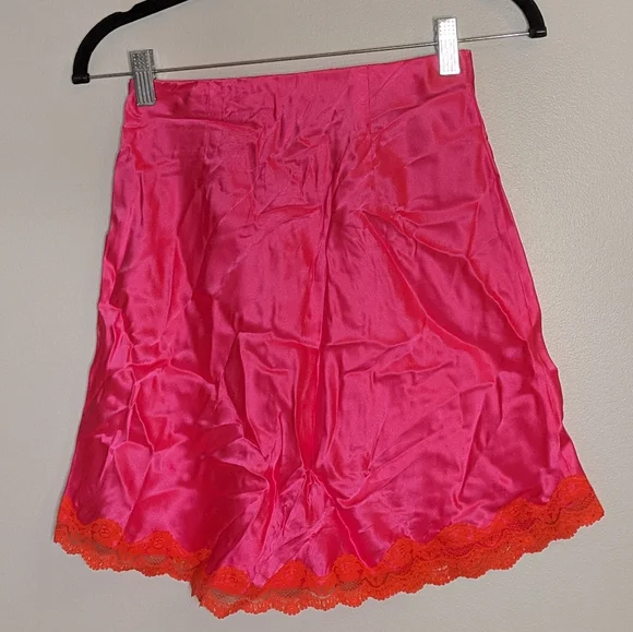 From Future 100% Silk Hot Pink Mini Skirt with Orange Lace Trim Size S - Picture 2 of 7